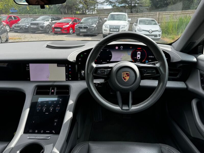 PORSCHE TAYCAN