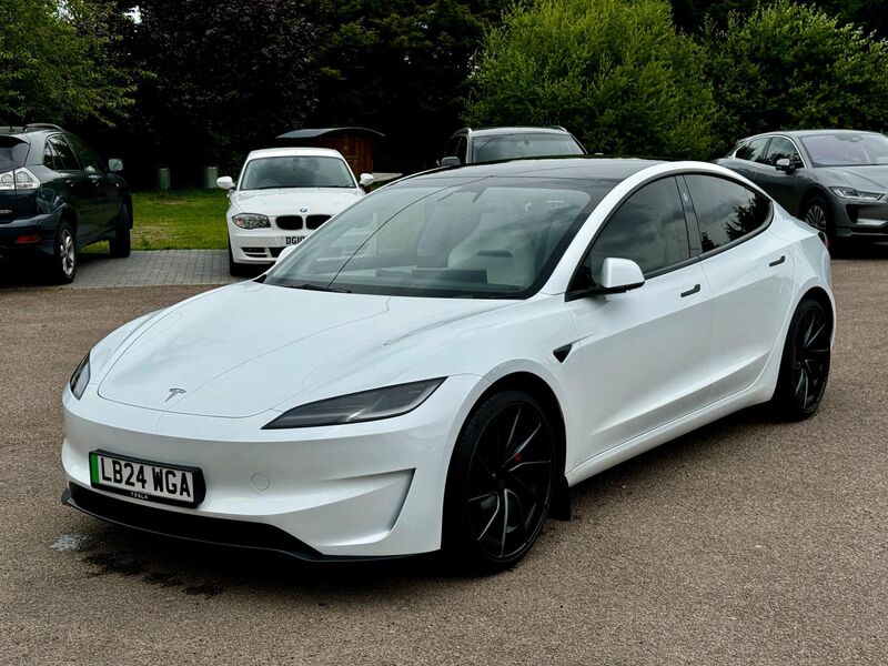 TESLA MODEL 3