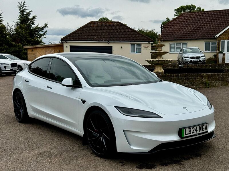 TESLA MODEL 3