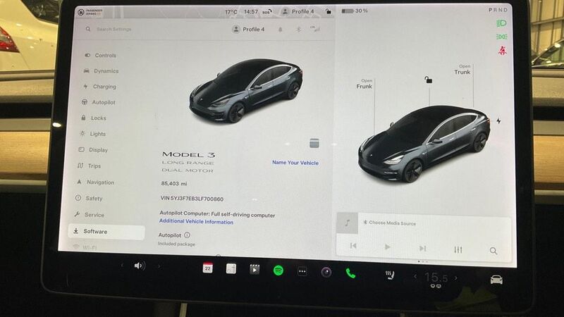 TESLA MODEL 3