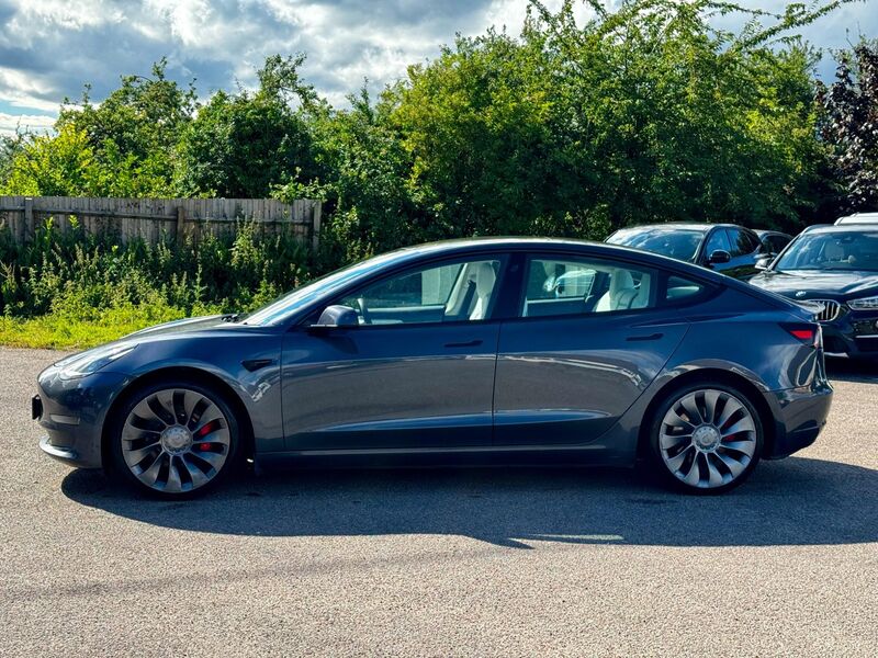 TESLA MODEL 3