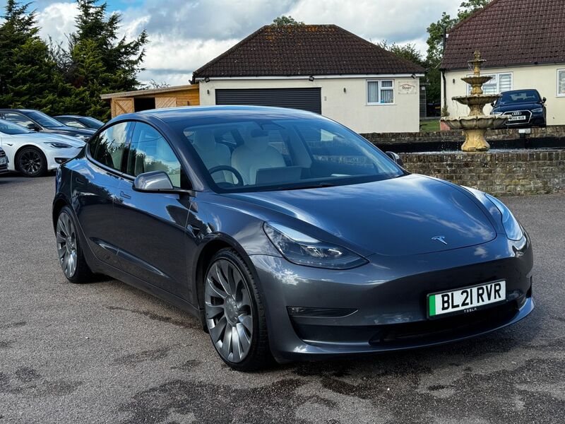 TESLA MODEL 3