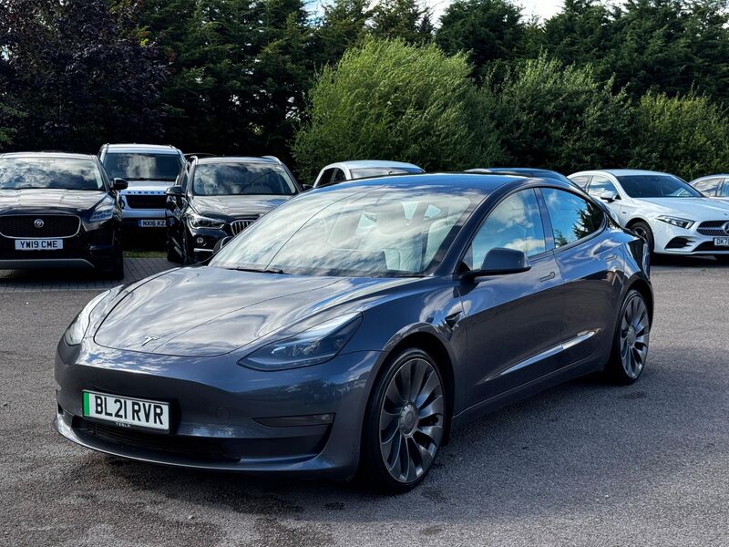 TESLA MODEL 3