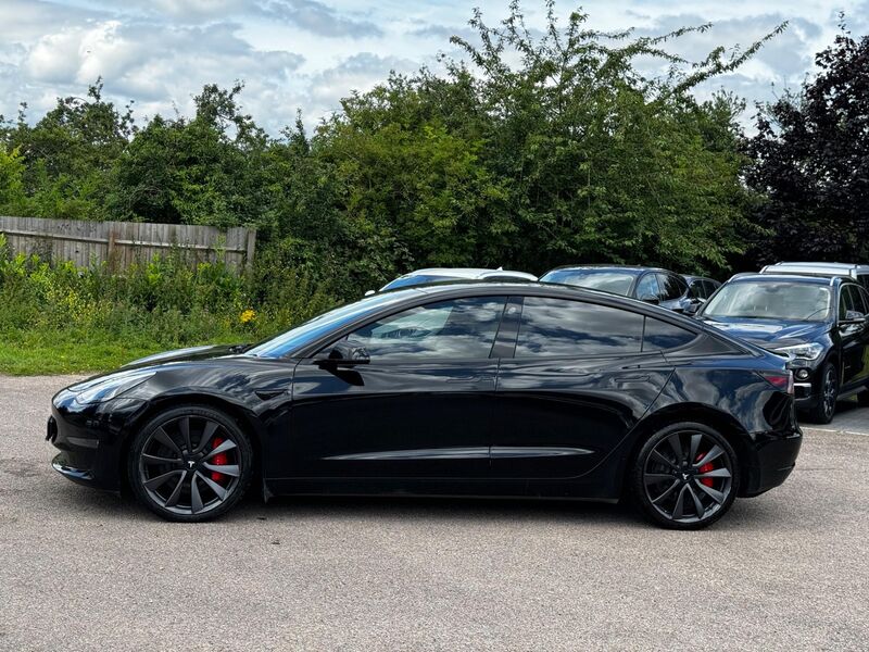 TESLA MODEL 3