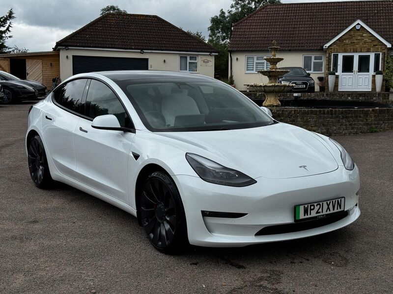 TESLA MODEL 3
