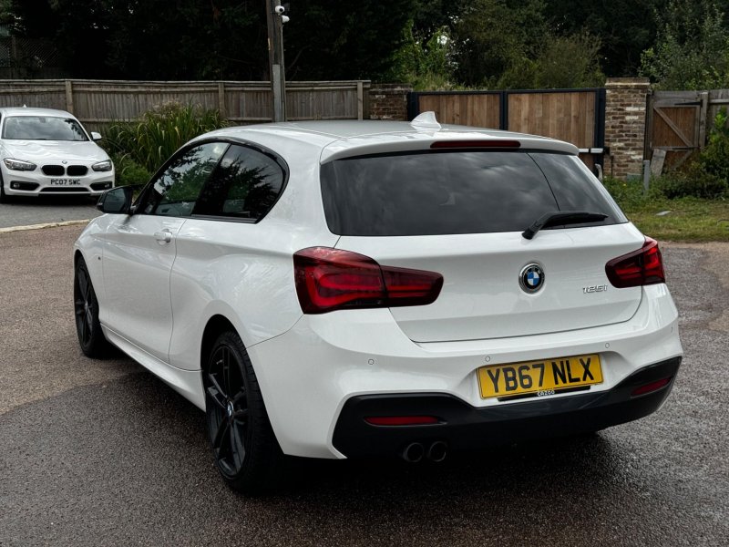 BMW 1 SERIES