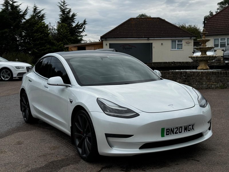 TESLA MODEL 3