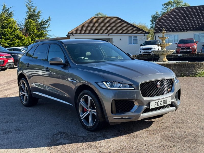 JAGUAR F-PACE