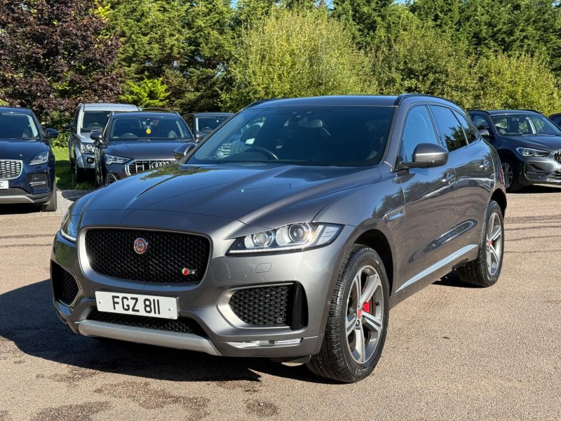 JAGUAR F-PACE