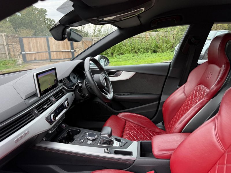 AUDI S5