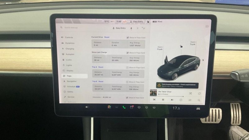 TESLA MODEL 3