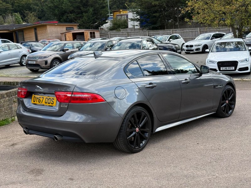JAGUAR XE
