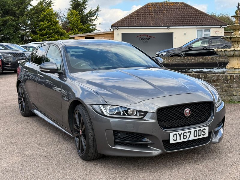 JAGUAR XE