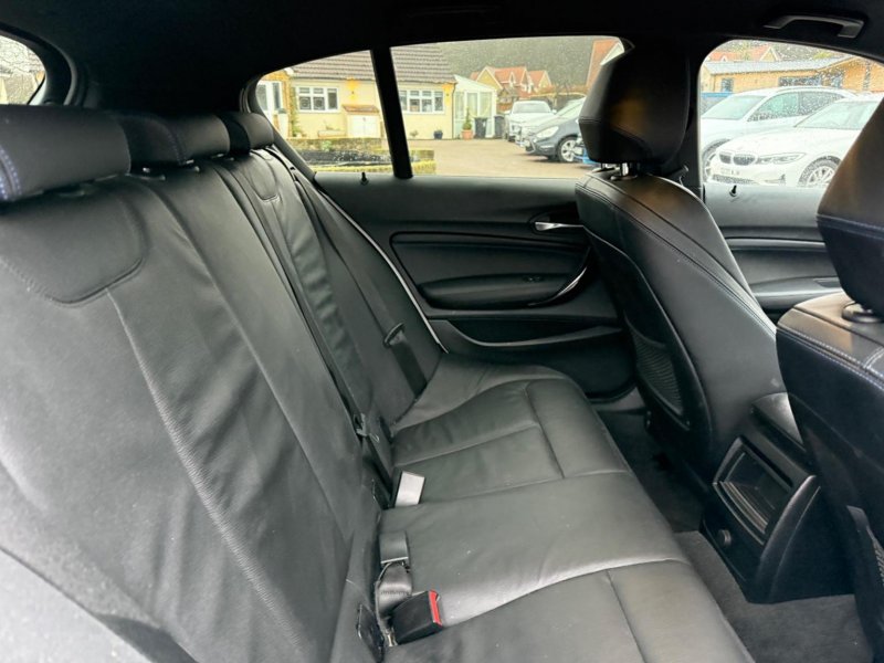 BMW 1 SERIES