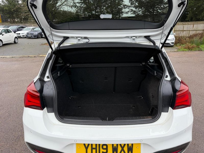 BMW 1 SERIES