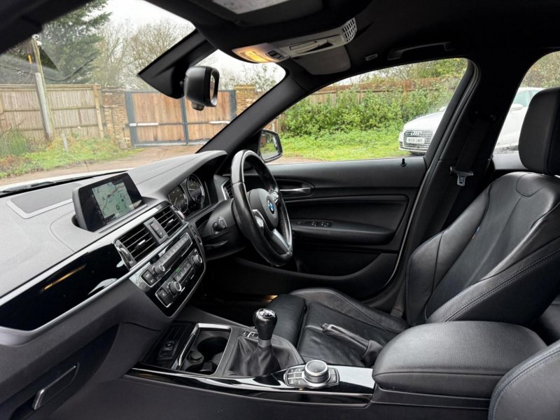 BMW 1 SERIES