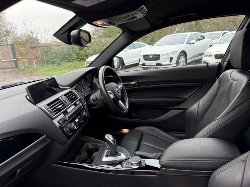 BMW 1 SERIES