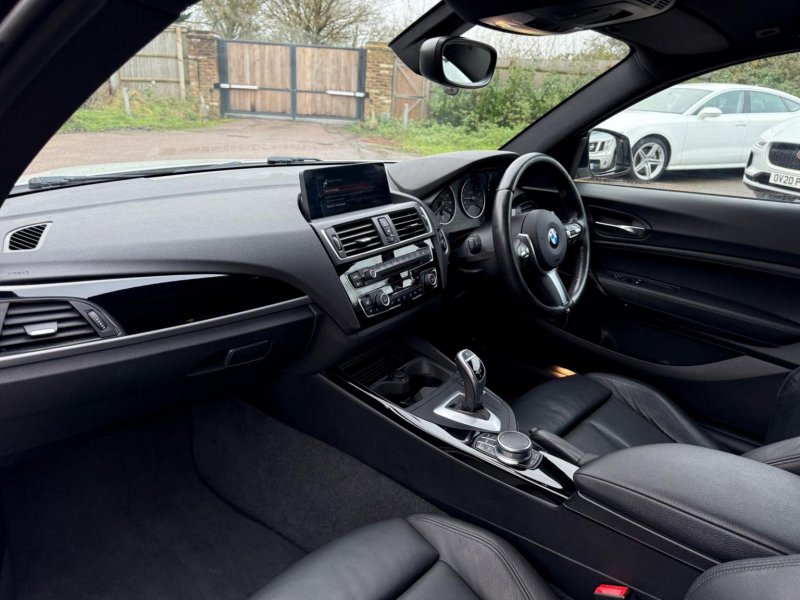 BMW 1 SERIES