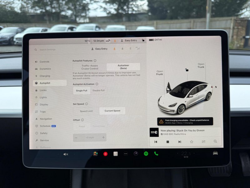 TESLA MODEL 3