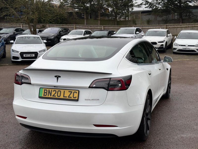 TESLA MODEL 3
