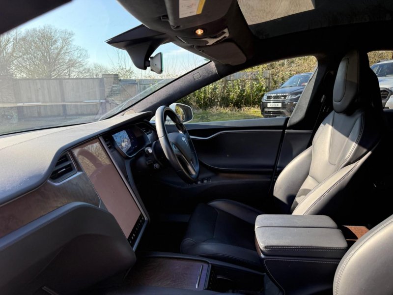 TESLA MODEL S