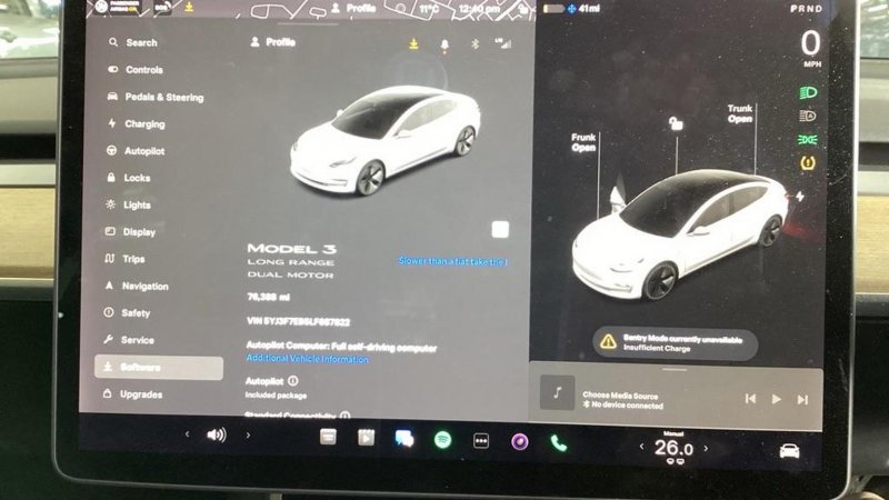 TESLA MODEL 3