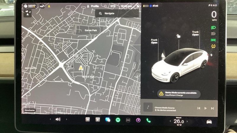 TESLA MODEL 3