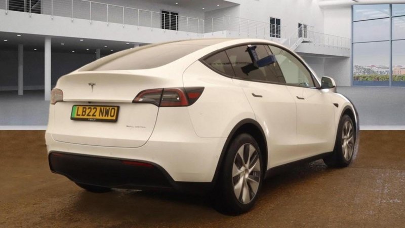 TESLA MODEL Y