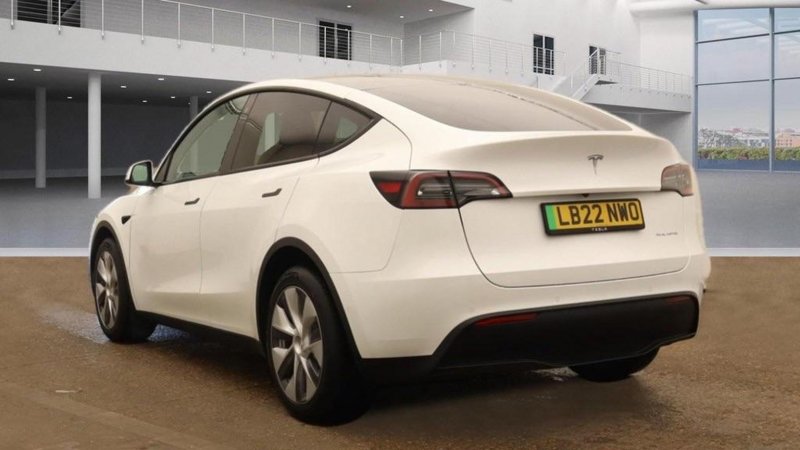 TESLA MODEL Y