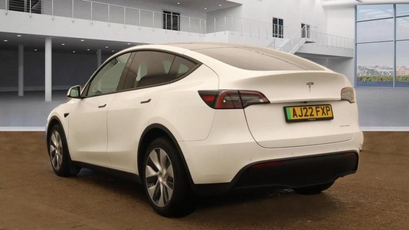 TESLA MODEL Y