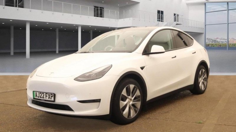TESLA MODEL Y