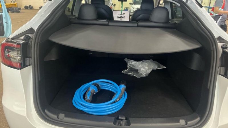 TESLA MODEL Y