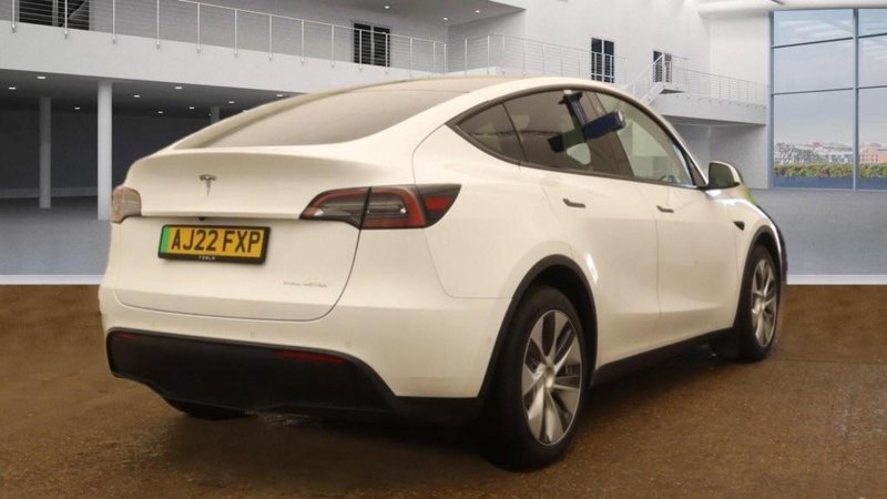 TESLA MODEL Y