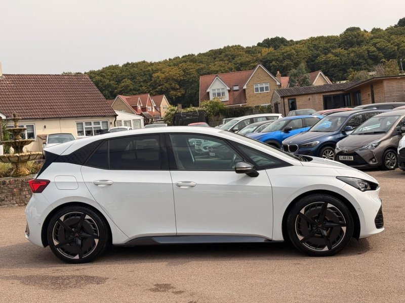 CUPRA BORN