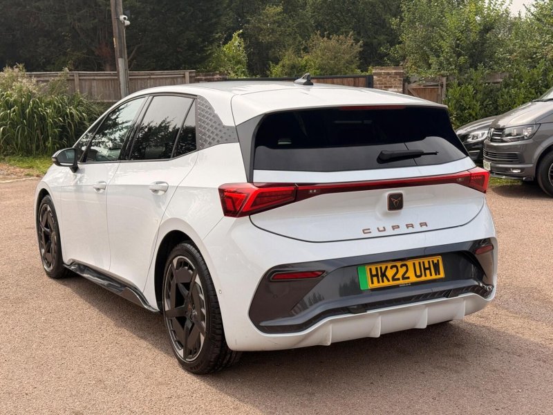 CUPRA BORN