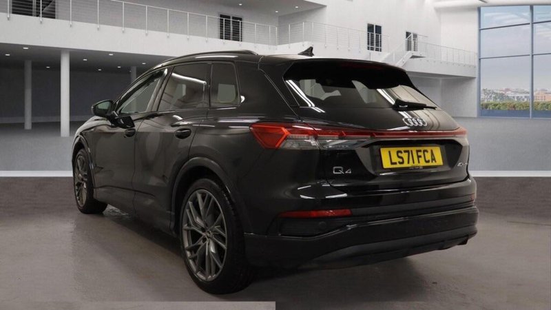 AUDI E-TRON