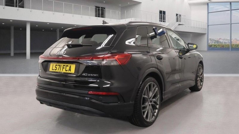 AUDI E-TRON