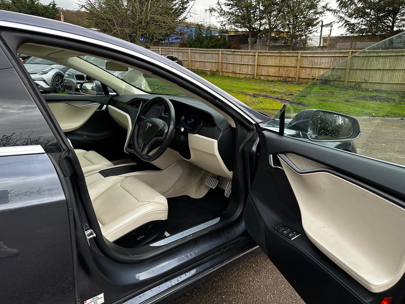 TESLA MODEL S